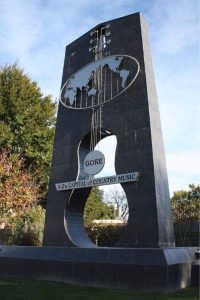 Hands of Fame statue